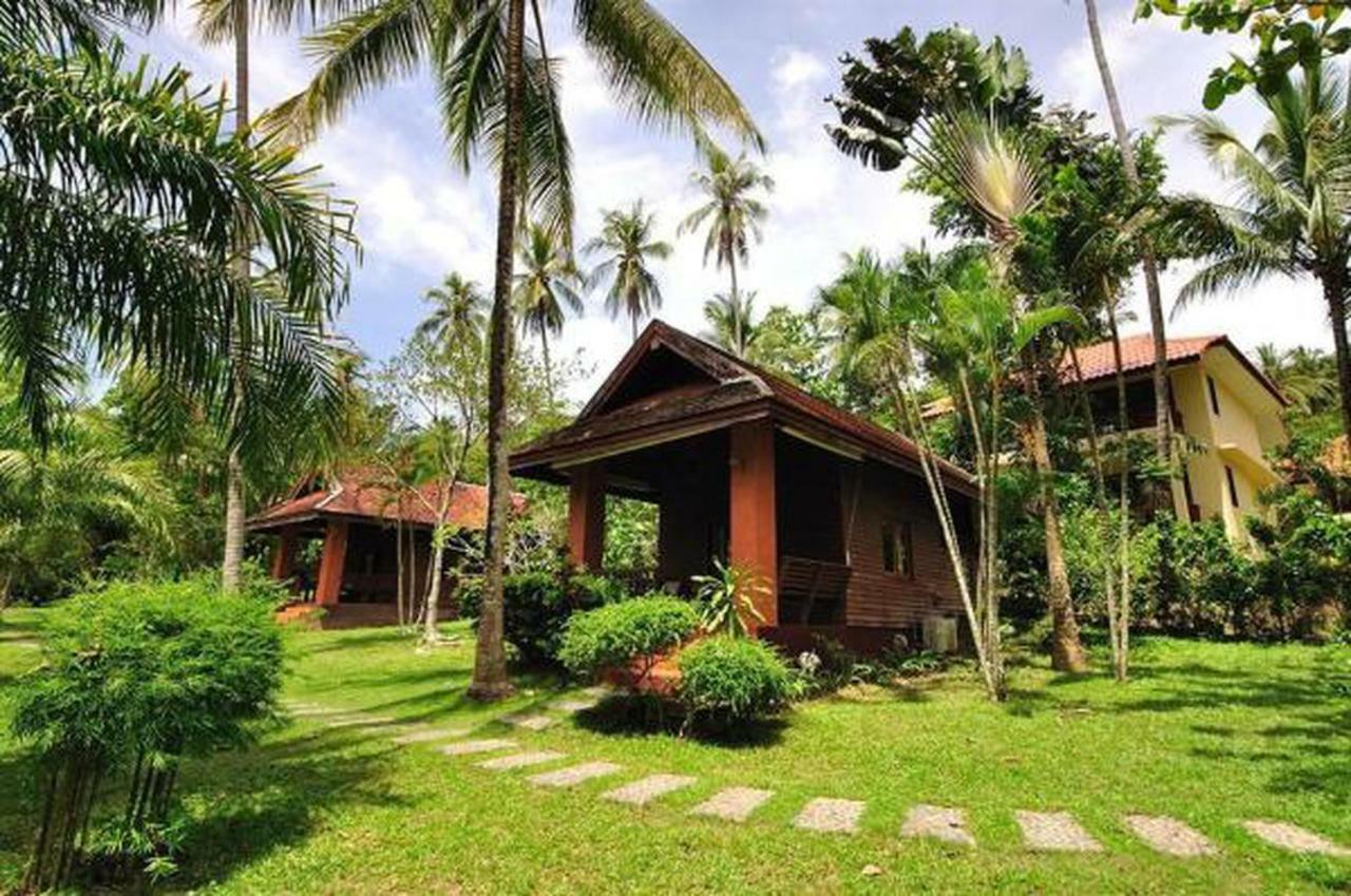 Baan Mai Beachfront Lone Island Phuket ภายนอก รูปภาพ