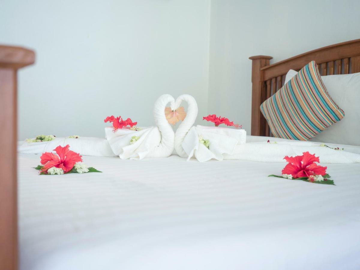 Baan Mai Beachfront Lone Island Phuket ภายนอก รูปภาพ