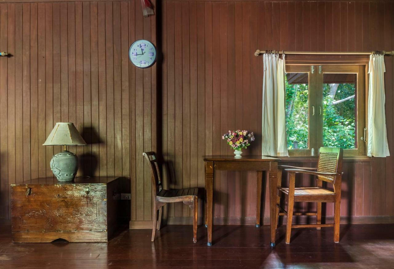 Baan Mai Beachfront Lone Island Phuket ภายนอก รูปภาพ