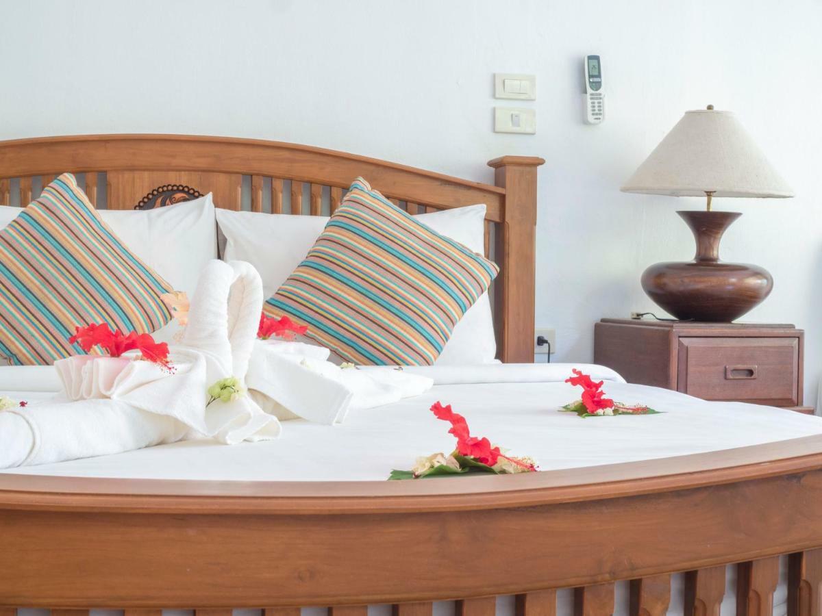 Baan Mai Beachfront Lone Island Phuket ภายนอก รูปภาพ