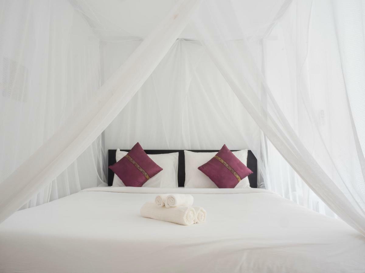 Baan Mai Beachfront Lone Island Phuket ภายนอก รูปภาพ