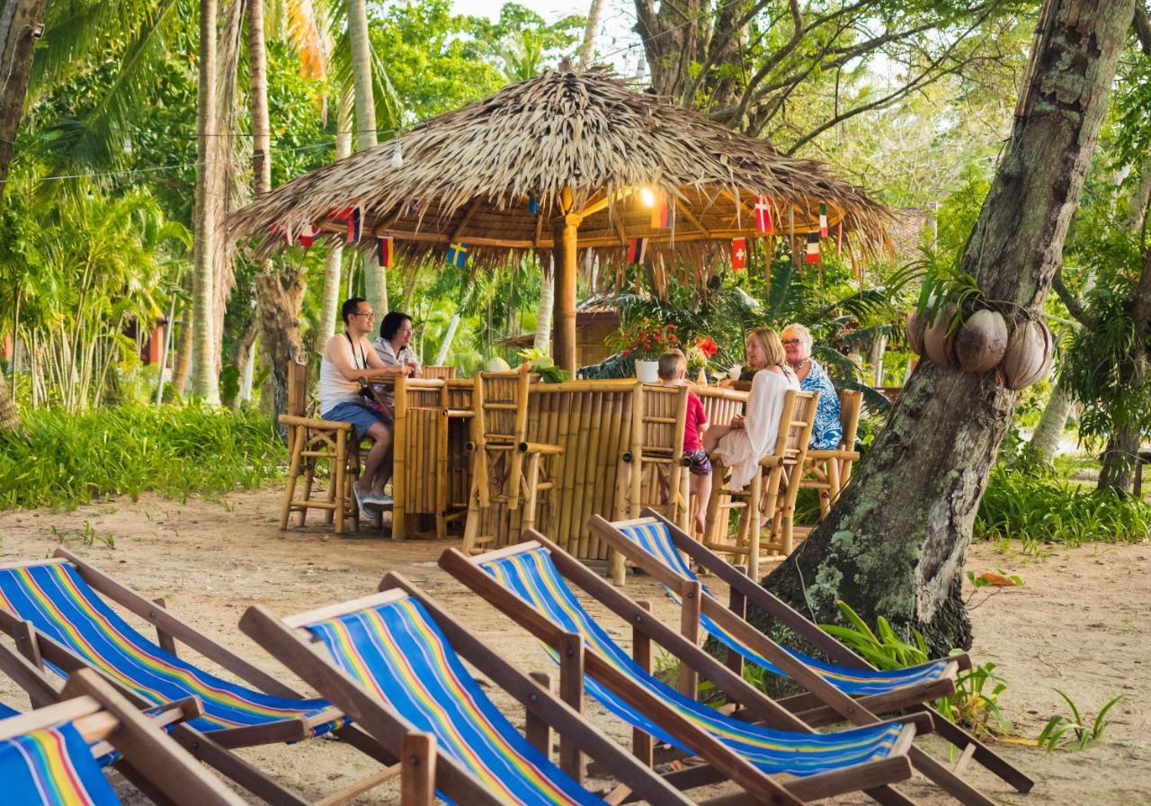 Baan Mai Beachfront Lone Island Phuket ภายนอก รูปภาพ