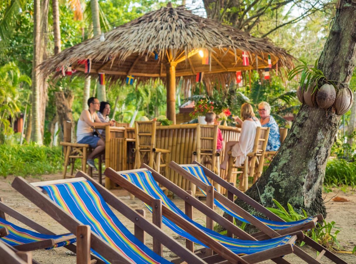 Baan Mai Beachfront Lone Island Phuket ภายนอก รูปภาพ
