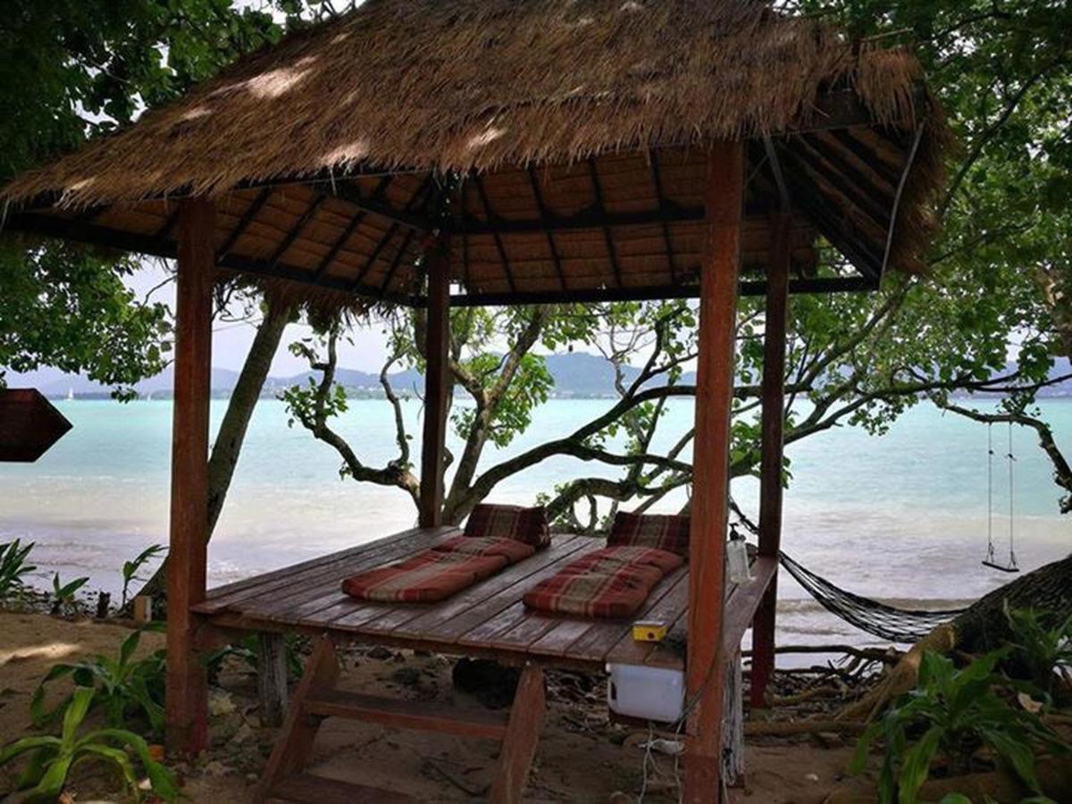 Baan Mai Beachfront Lone Island Phuket ภายนอก รูปภาพ